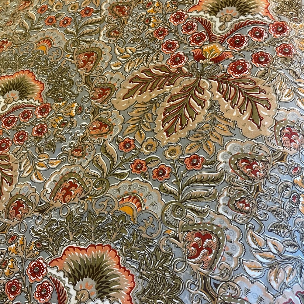 Raymond Waites stunning queen duvet